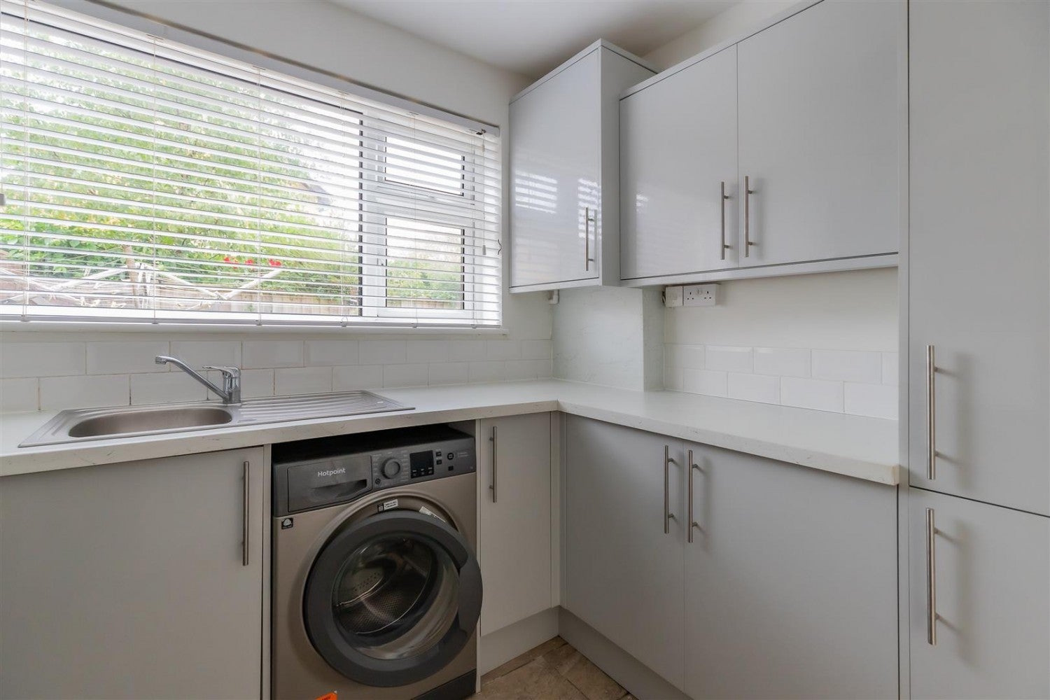 Flat Fairwood Road in Cardiff
