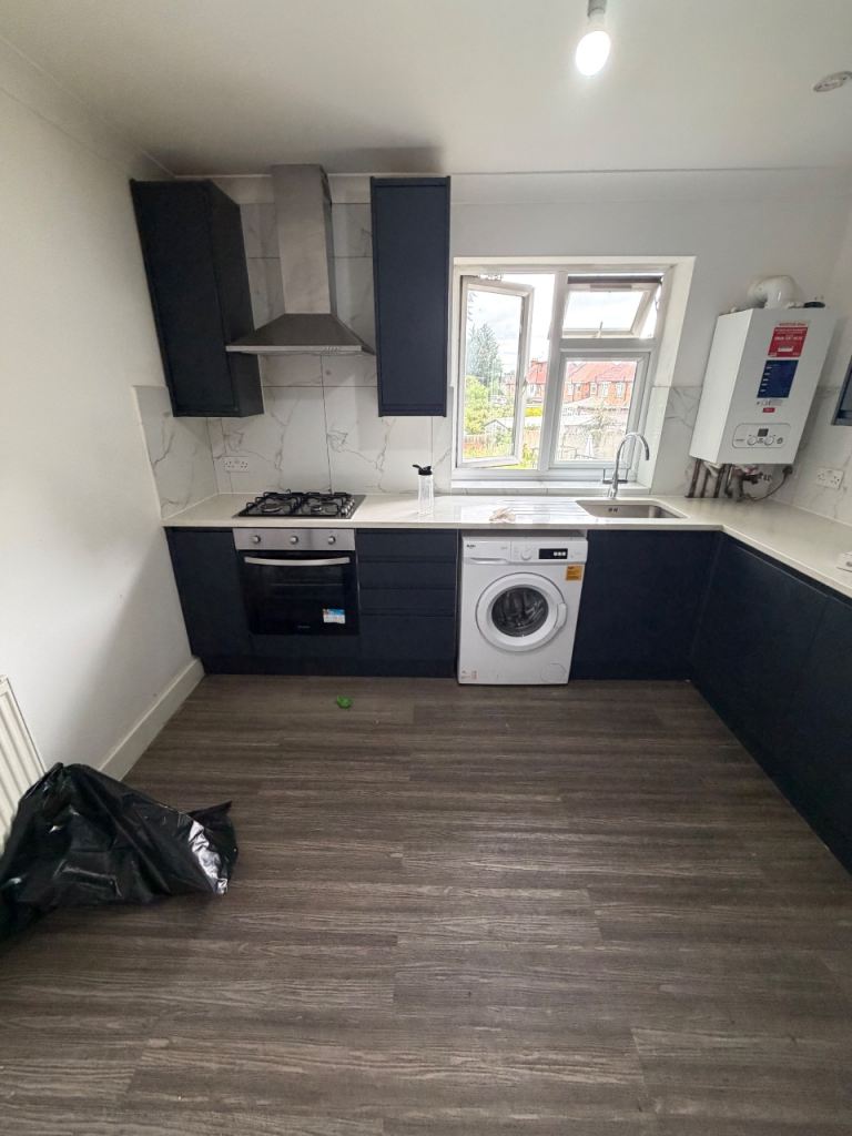 House Perry Close in Greater London