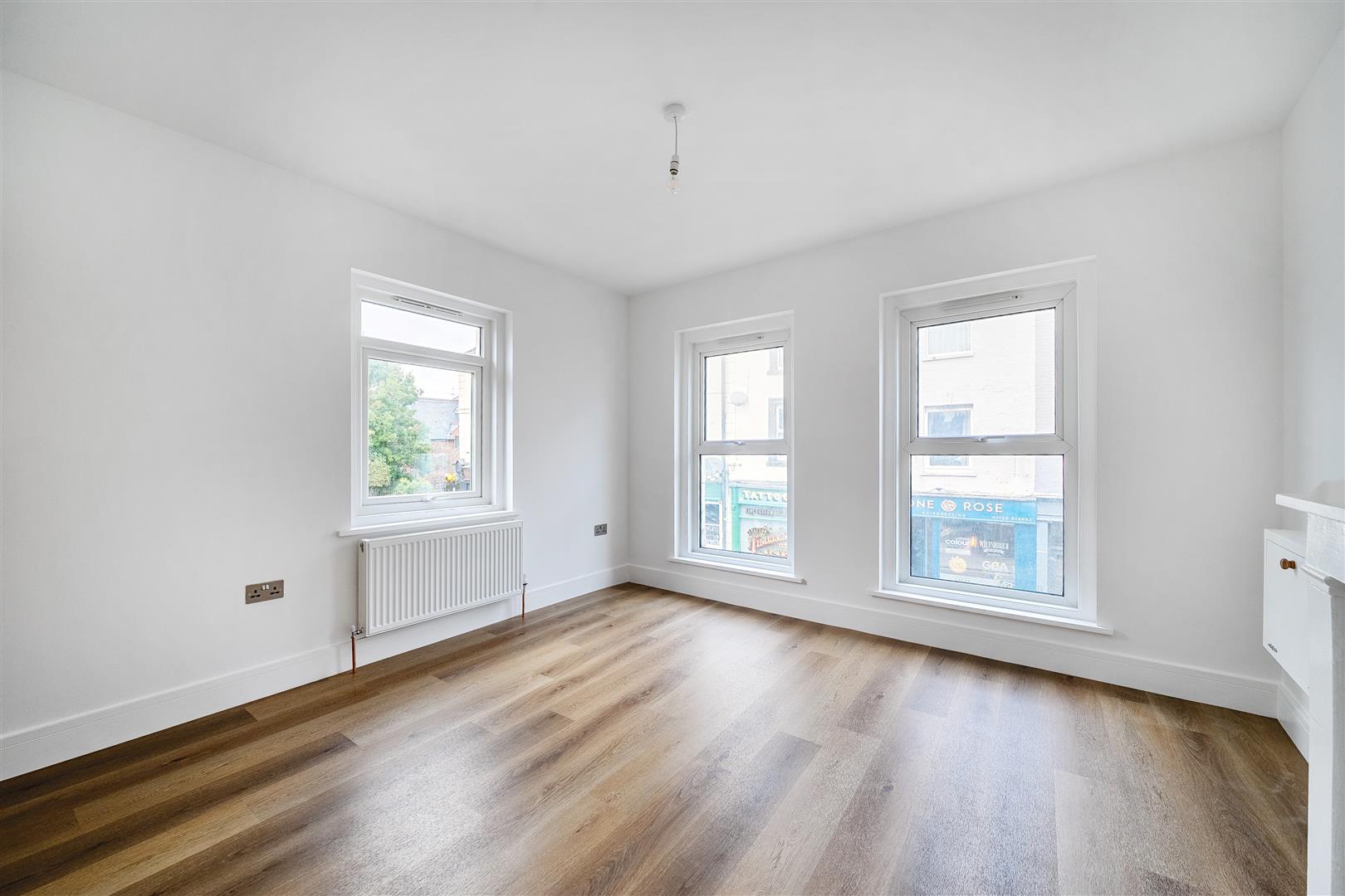 Flat Fisherton Street in Salisbury