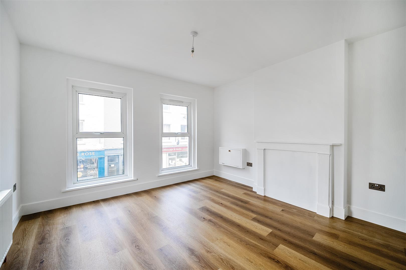Flat Fisherton Street in Salisbury