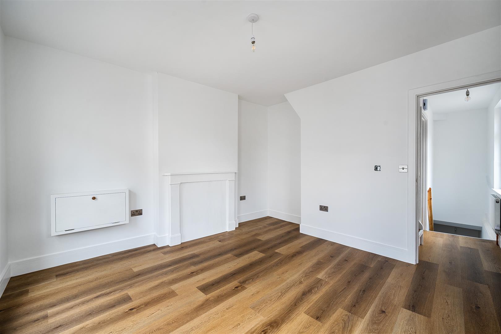 Flat Fisherton Street in Salisbury