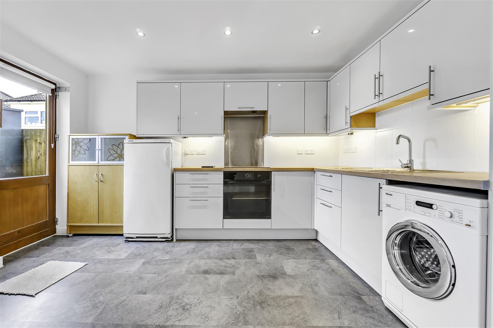 Flat Southmead Road in Bristol