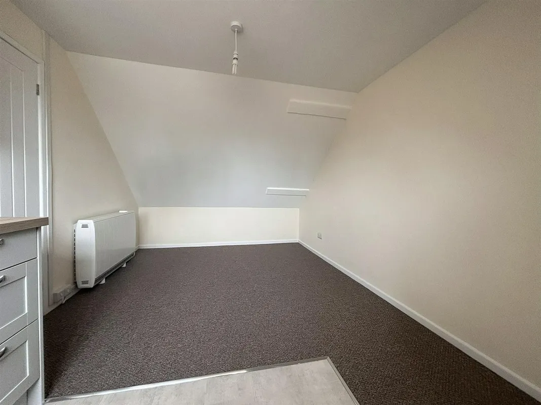 Flat Market Place in Broadland