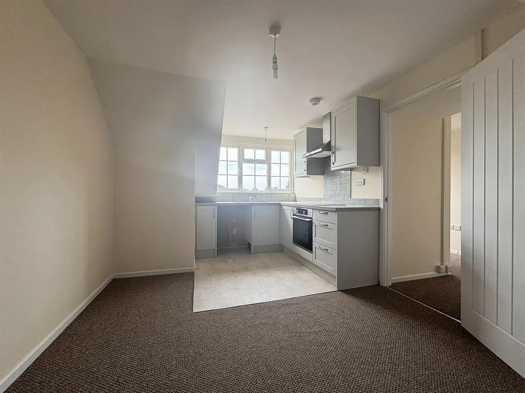 Flat Market Place in Broadland