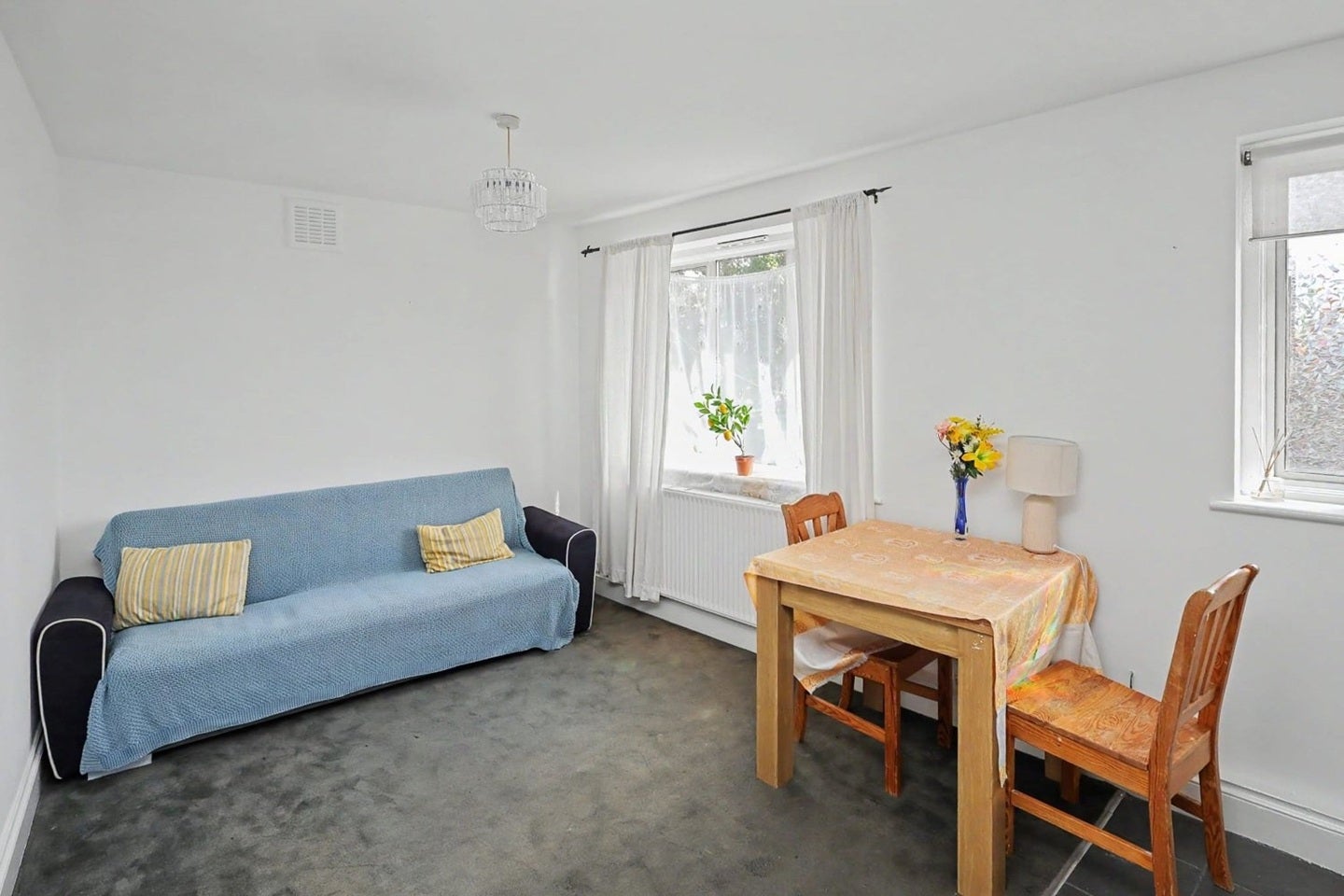 Flat Hermit Road in Greater London