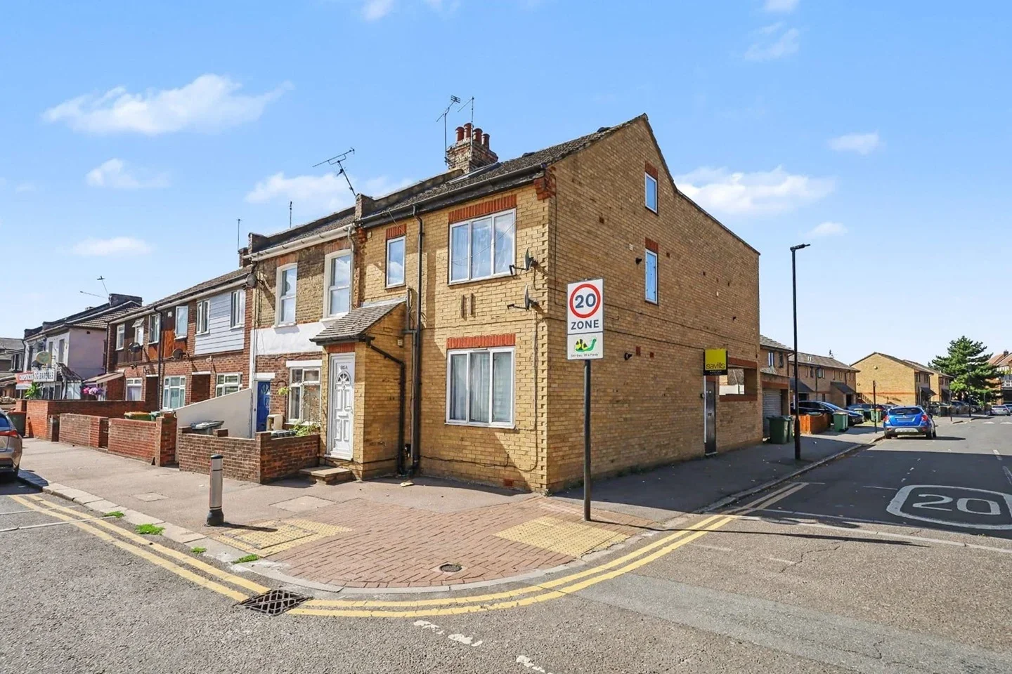 Flat Hermit Road in Greater London