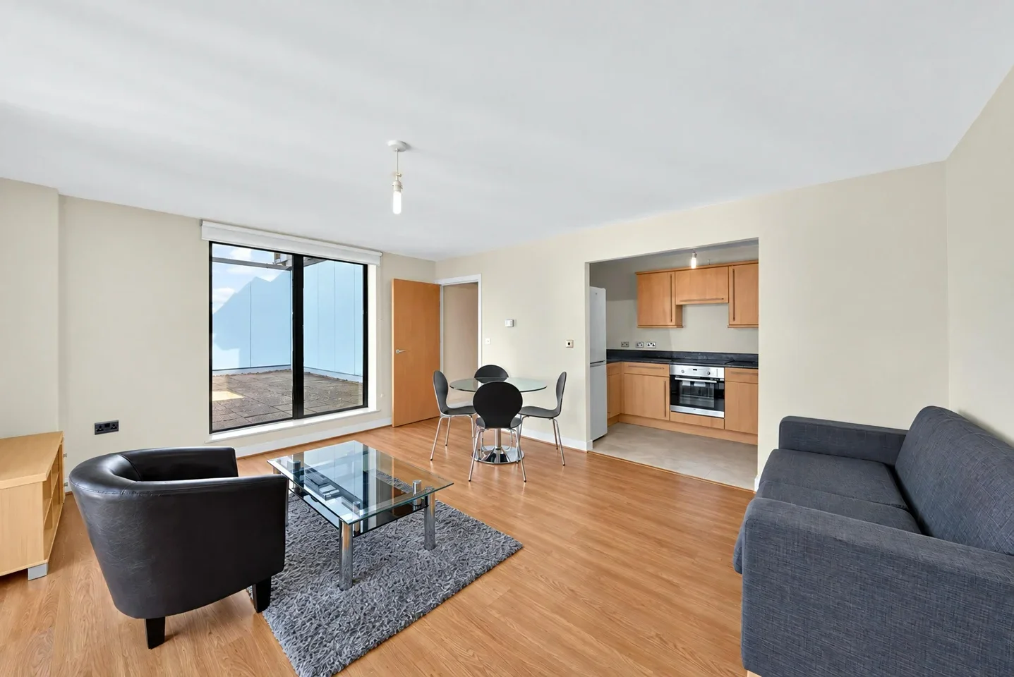 Flat Joslin Avenue in Greater London