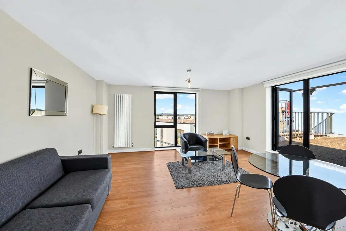 Flat Joslin Avenue in Greater London