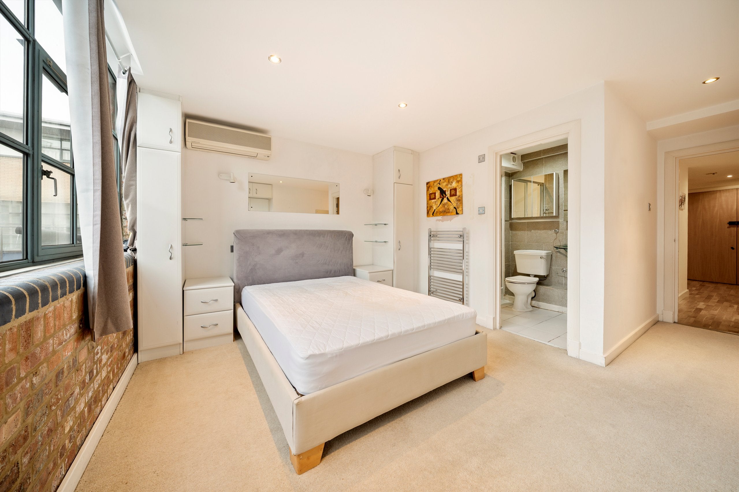 Flat Boss Street in Greater London