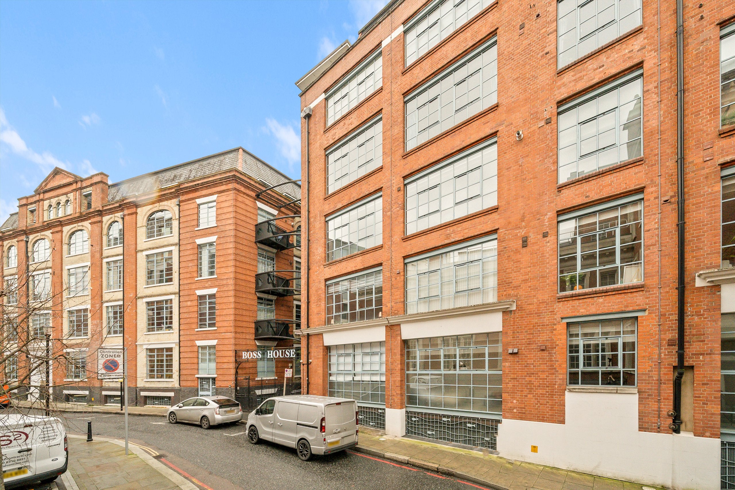 Flat Boss Street in Greater London