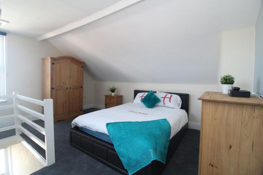 Room Burnaby Street in Sheffield