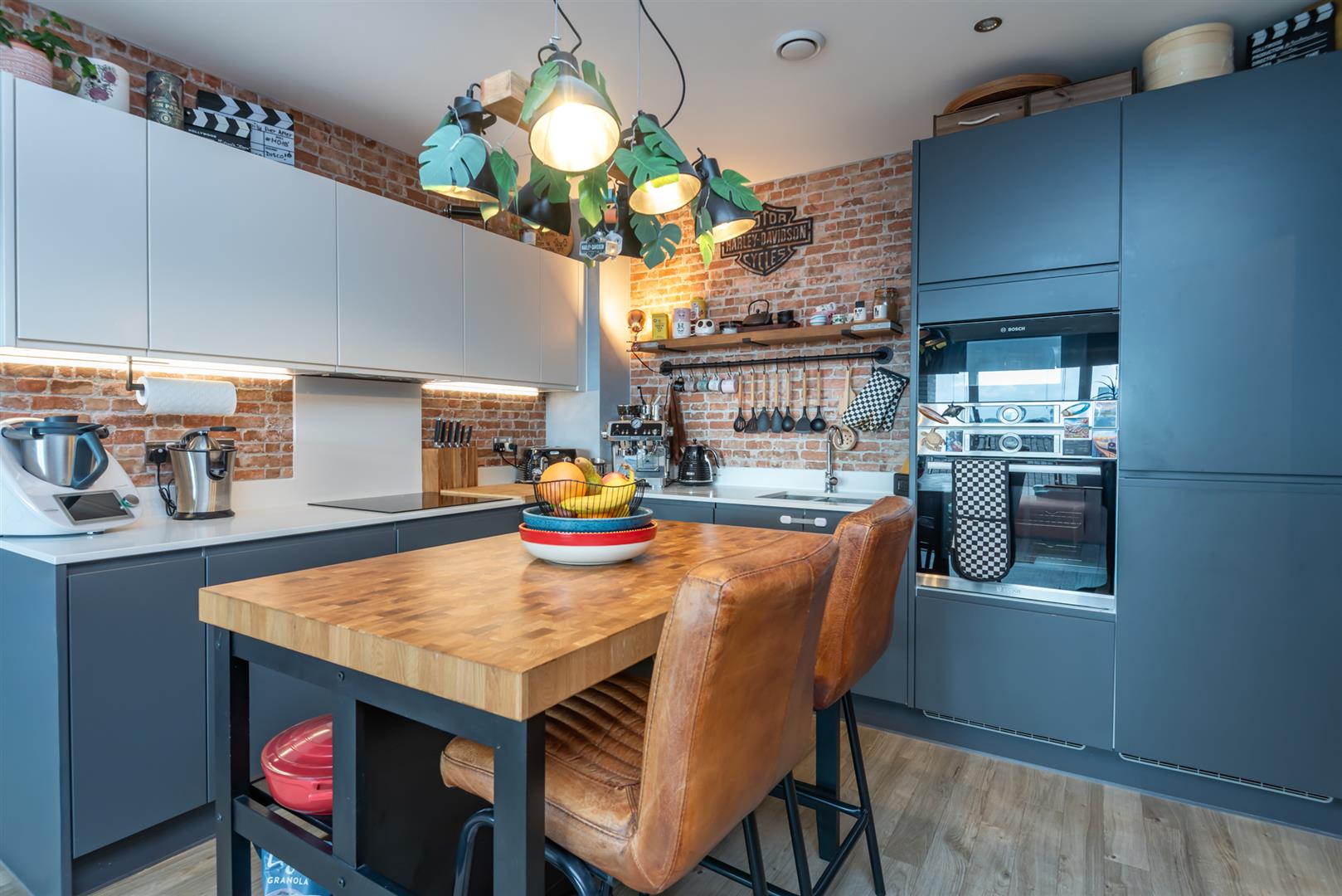 Flat Rookwood Way in Greater London