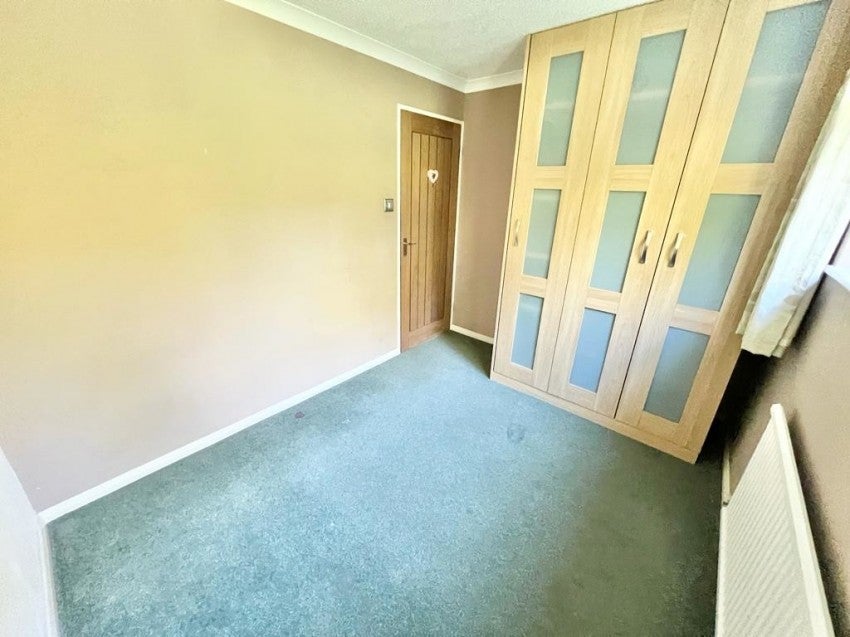 Flat Frimley Green Road in Camberley