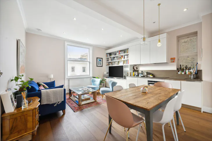 Flat Pembridge Gardens in Greater London