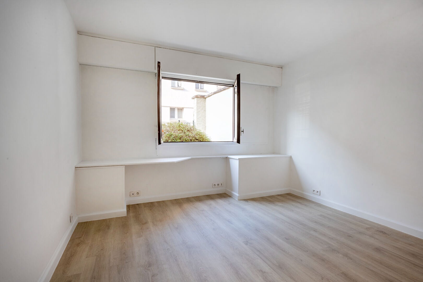 Room Rue de Paris in Charenton-le-Pont
