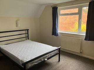Room Connaught Road in Harborough