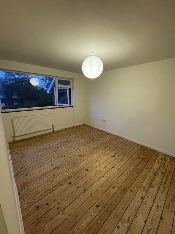 Room Lodge Road in Chelmsford