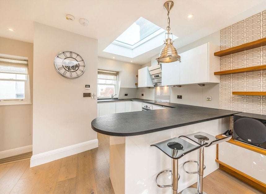 Flat Dawes Road in Greater London