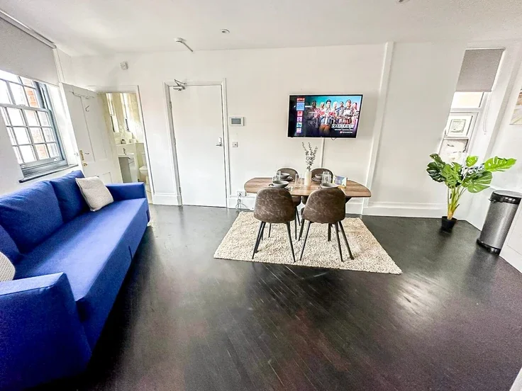 Flat Hoxton Square in Greater London