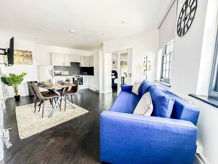 Flat Hoxton Square in Greater London