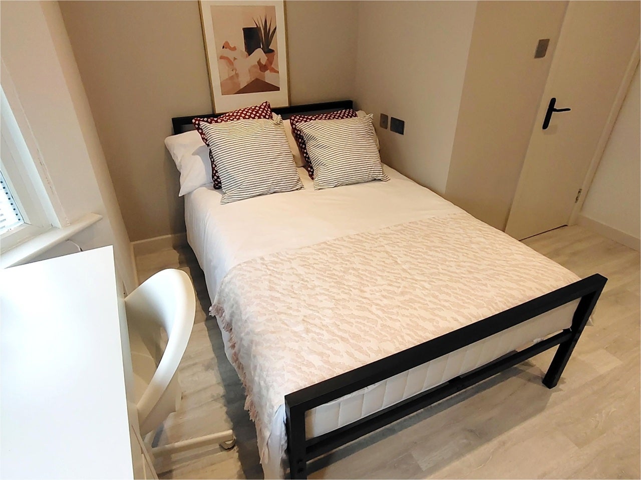 Room Villiers Road in Greater London