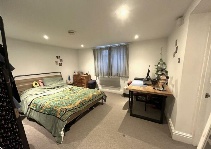 Flat Muirfield Close in Reading