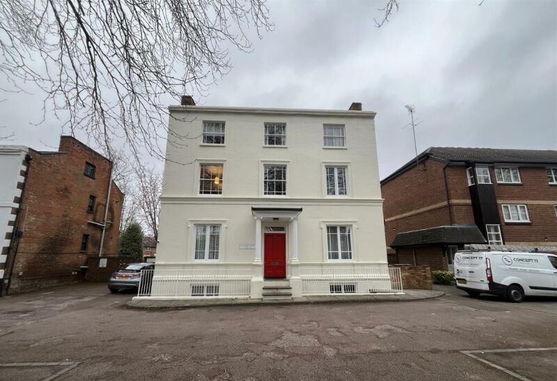 Flat Muirfield Close in Reading