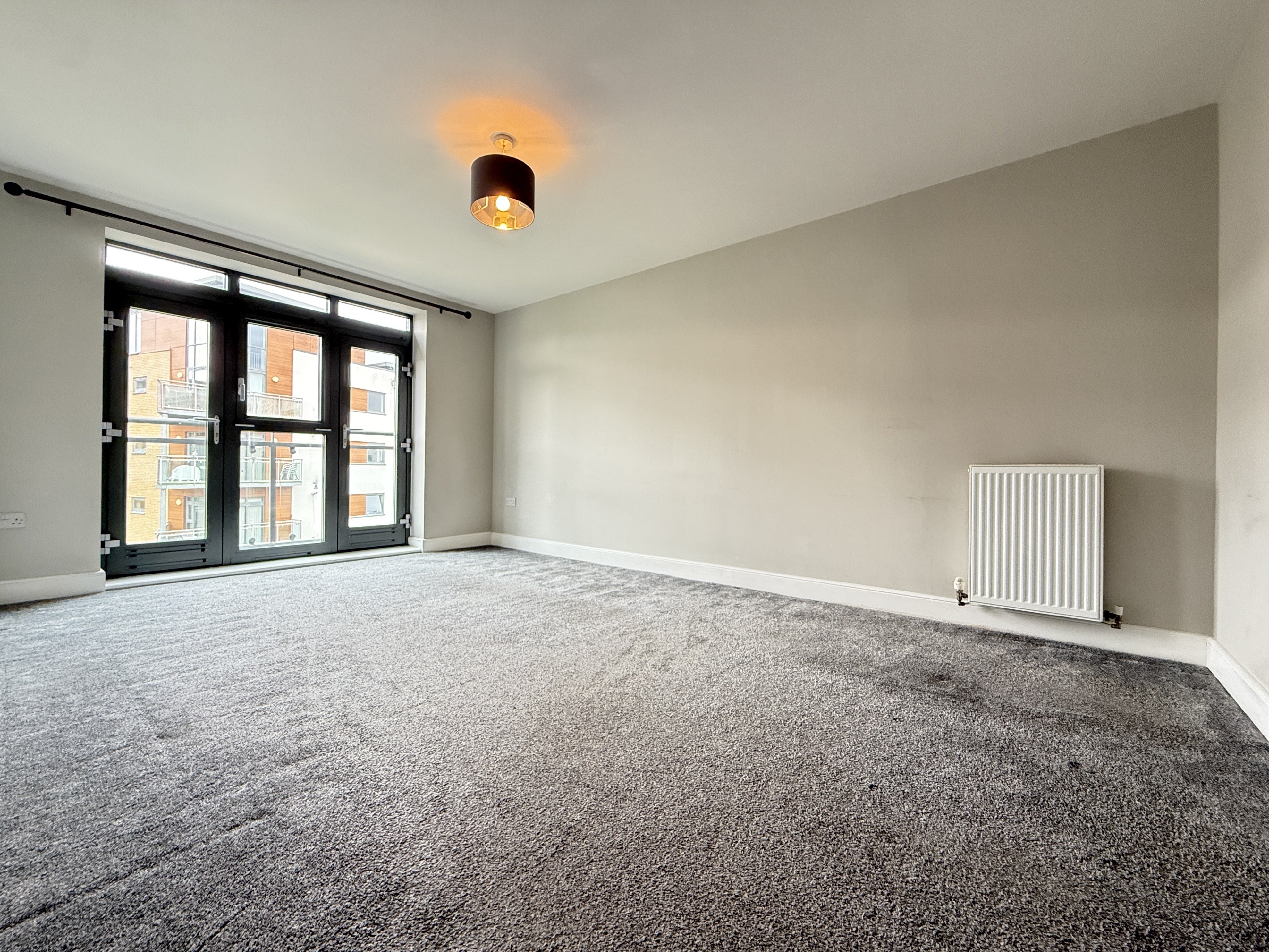 Flat Wallis Place in Maidstone