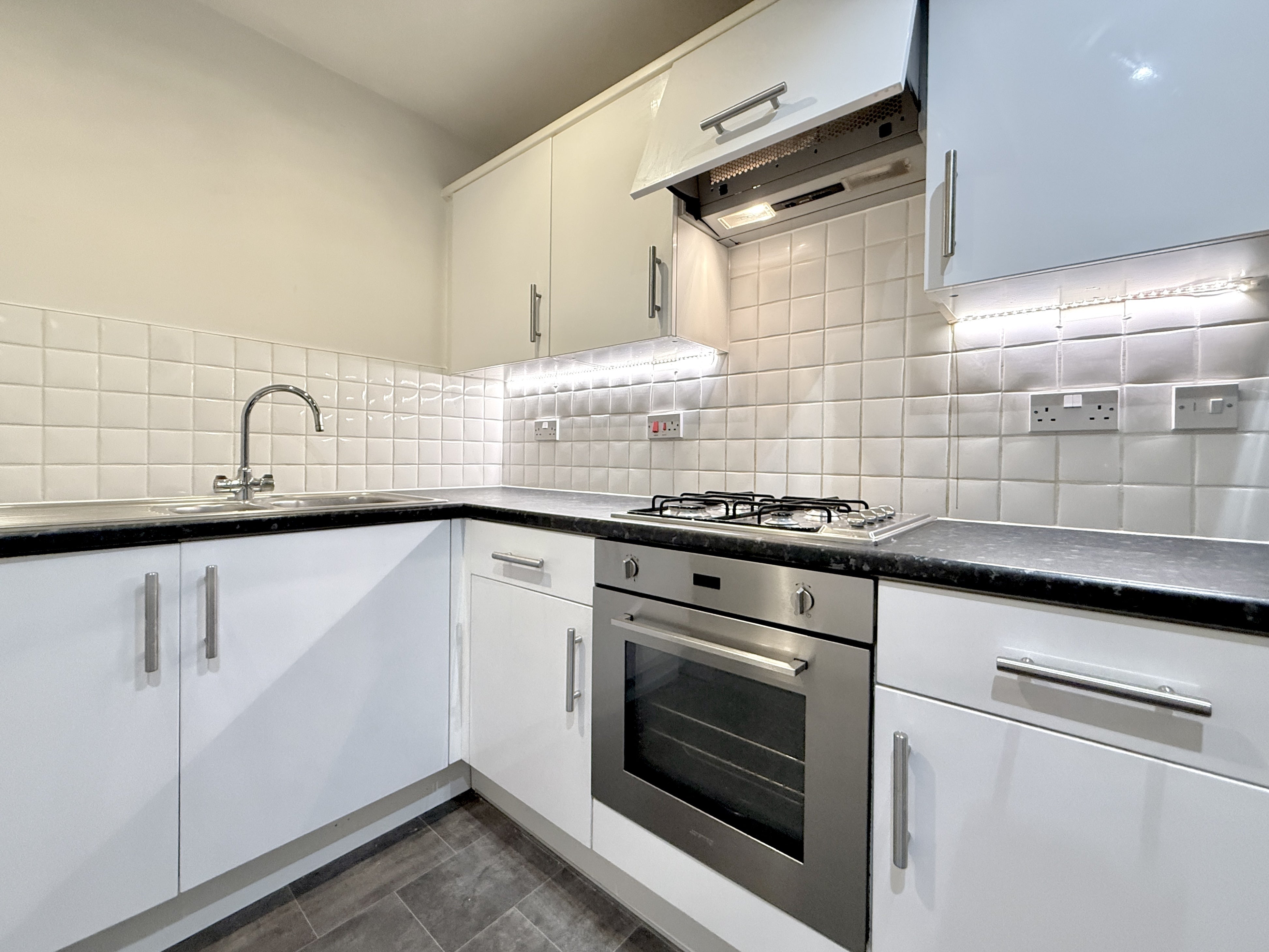 Flat Wallis Place in Maidstone