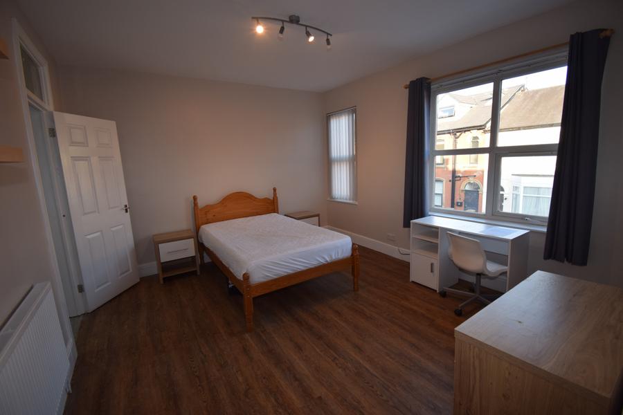 Room Cowley Street in Derby