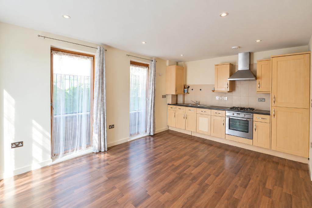 Flat Columbia Place in Milton Keynes