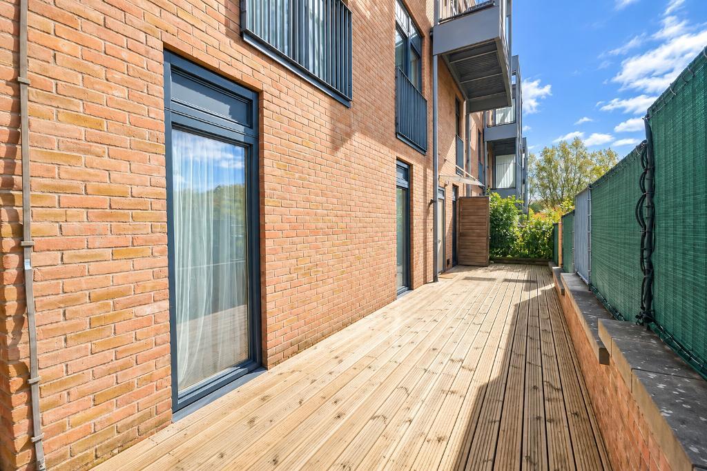 Flat Columbia Place in Milton Keynes