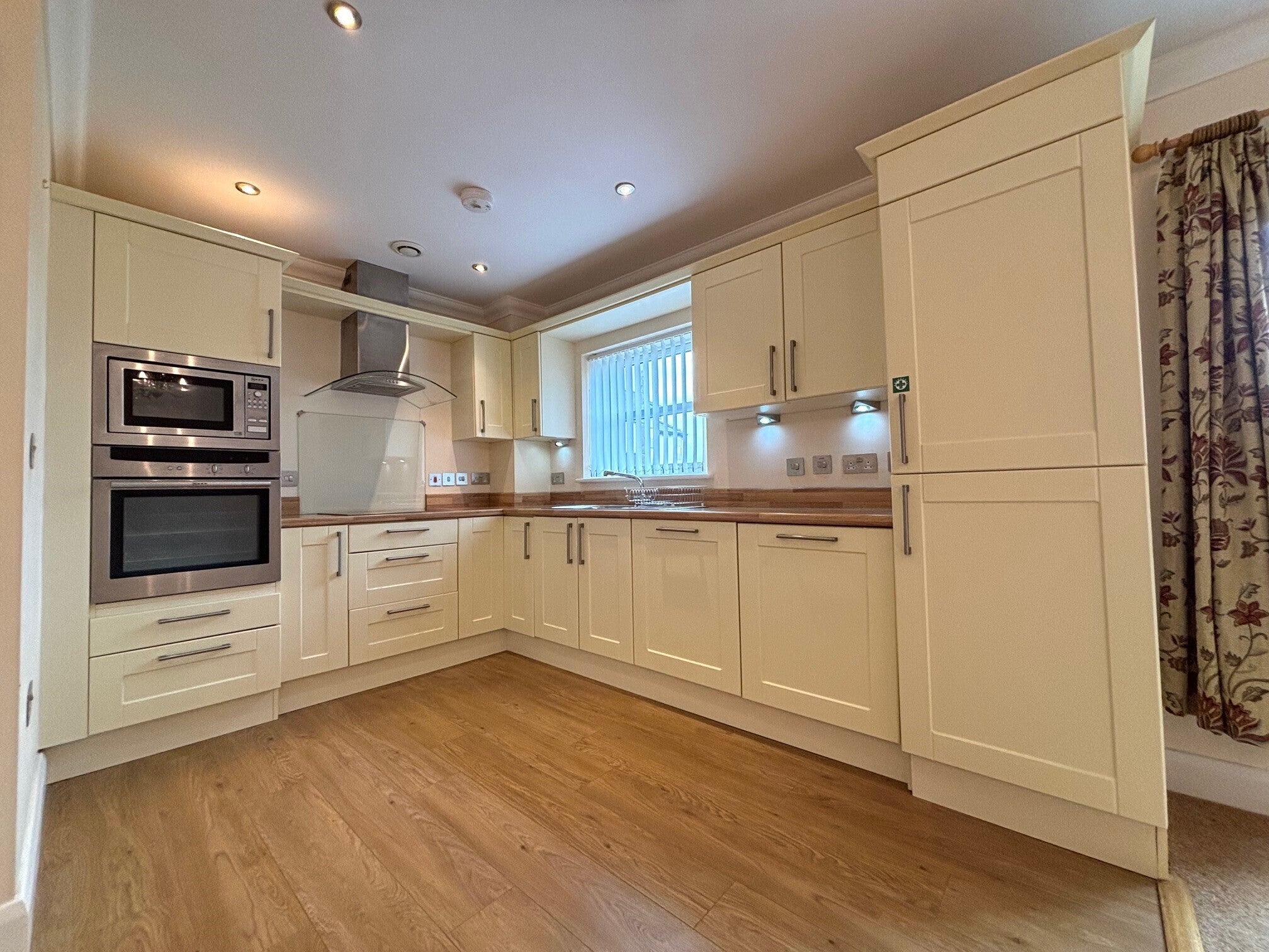 Flat Holymoor Road in Chesterfield