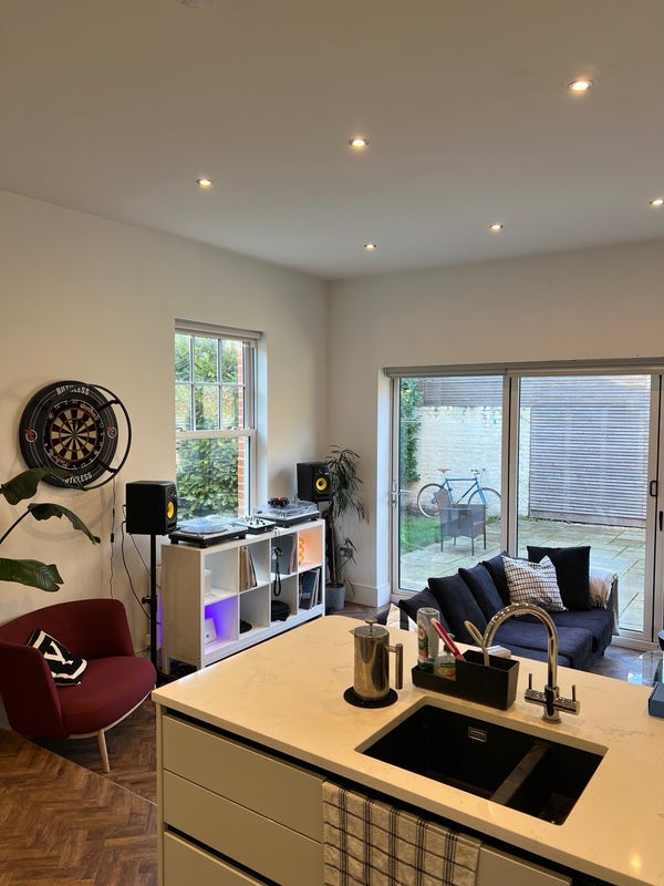 Room Thorncliffe Road in Greater London