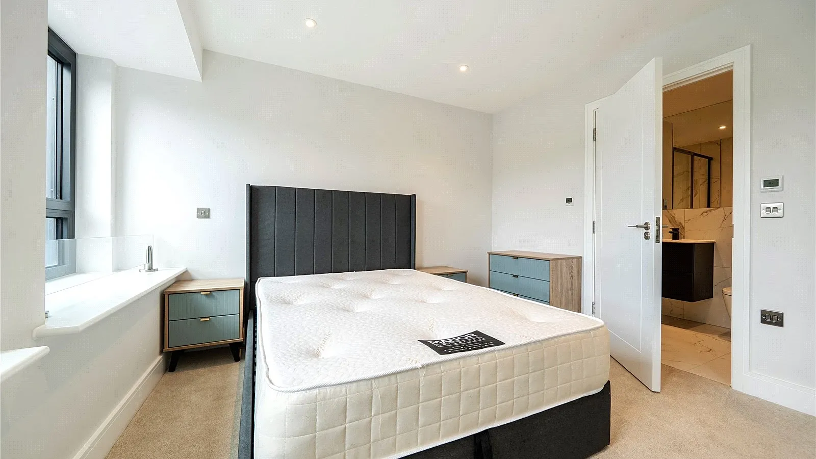 Flat Cockfosters Road in Greater London