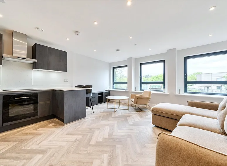 Flat Cockfosters Road in Greater London