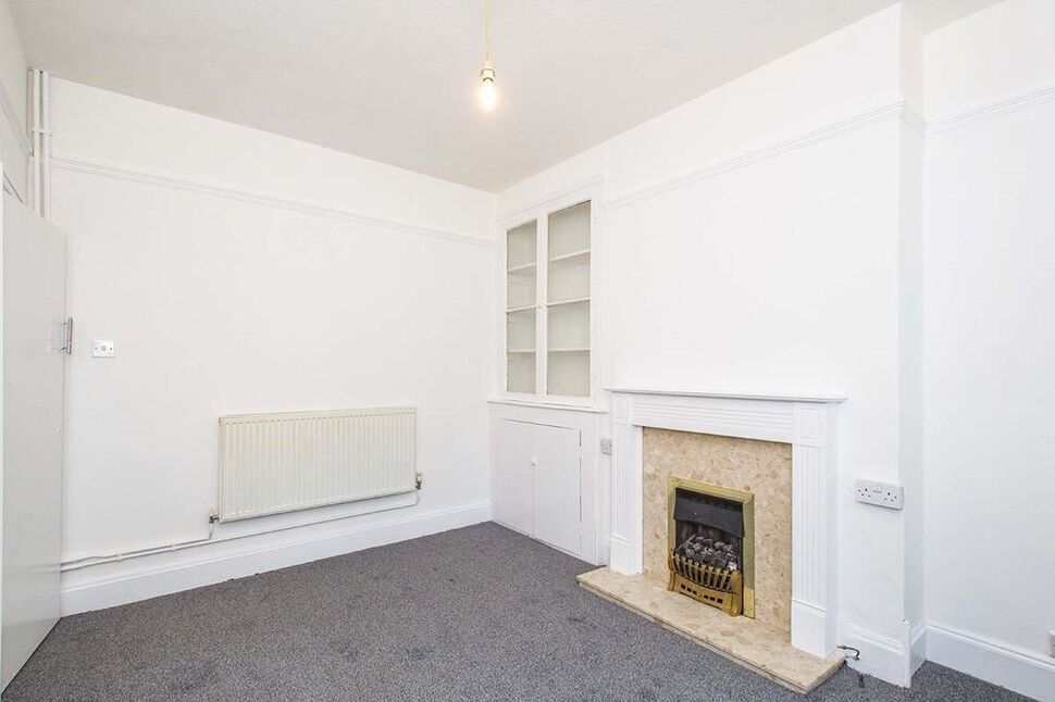 House Brodrick Grove in Greater London