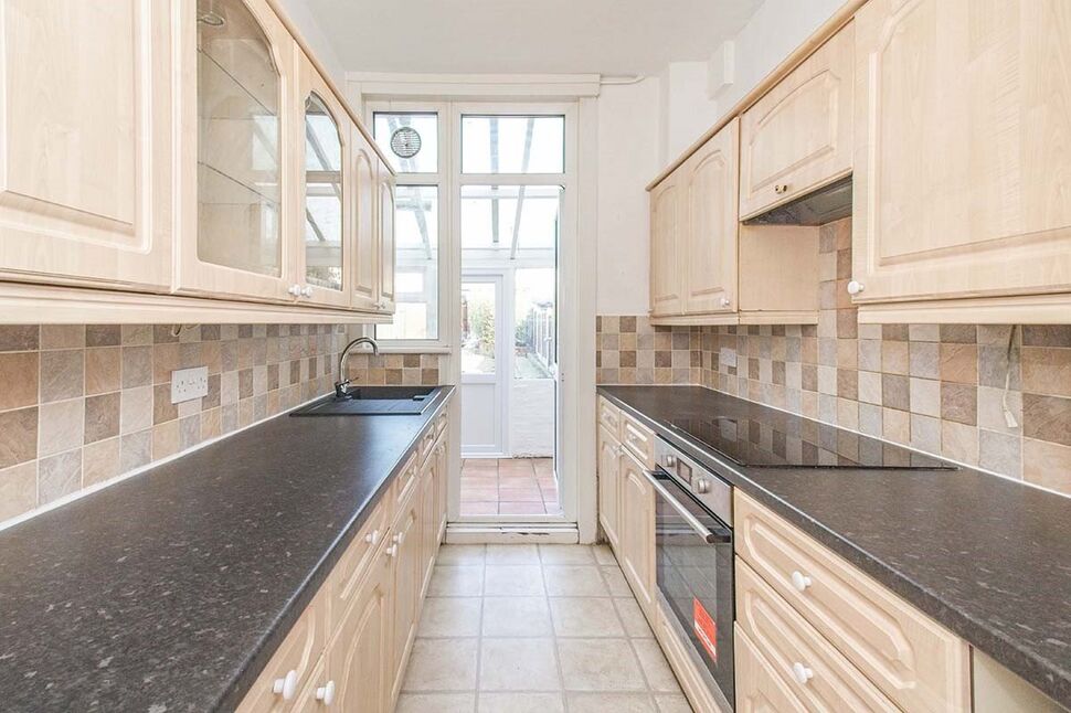 House Brodrick Grove in Greater London