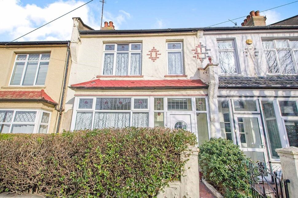 House Brodrick Grove in Greater London
