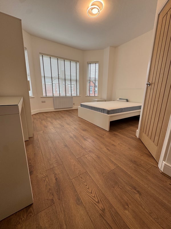 Room Scarsdale Road in Manchester