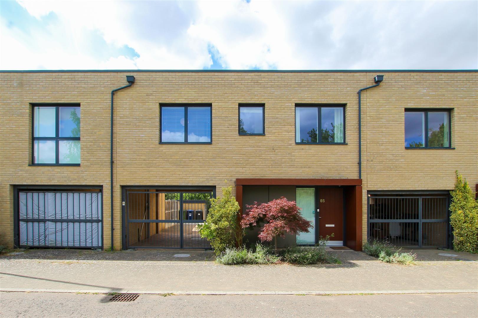 House Glebe Farm Drive in Cambridge