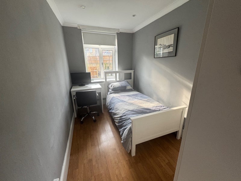 Flat Clapham Road Estate in Greater London