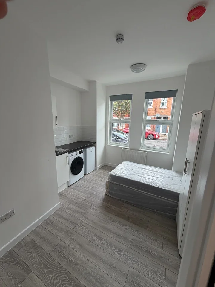 Room Leverson Street in Greater London
