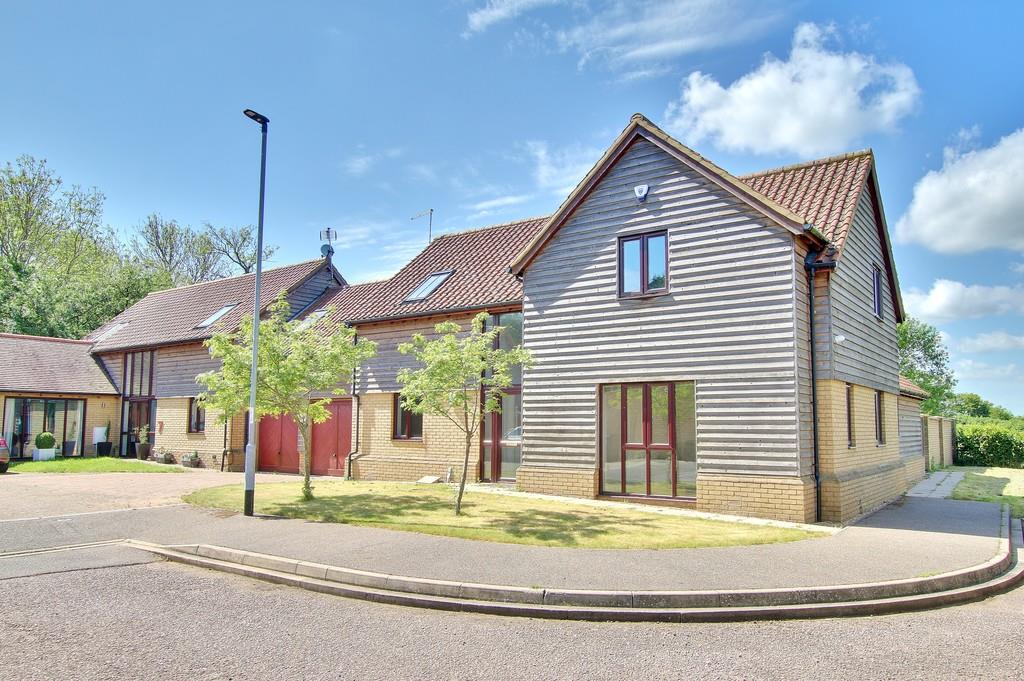 House Longlands Close in Huntingdonshire