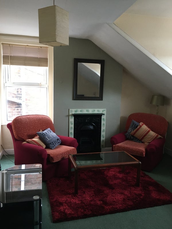 Room Elm Tree Avenue in Nottingham