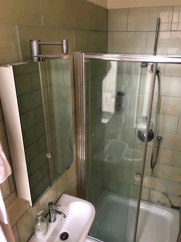 Room Cricklade Avenue in Greater London