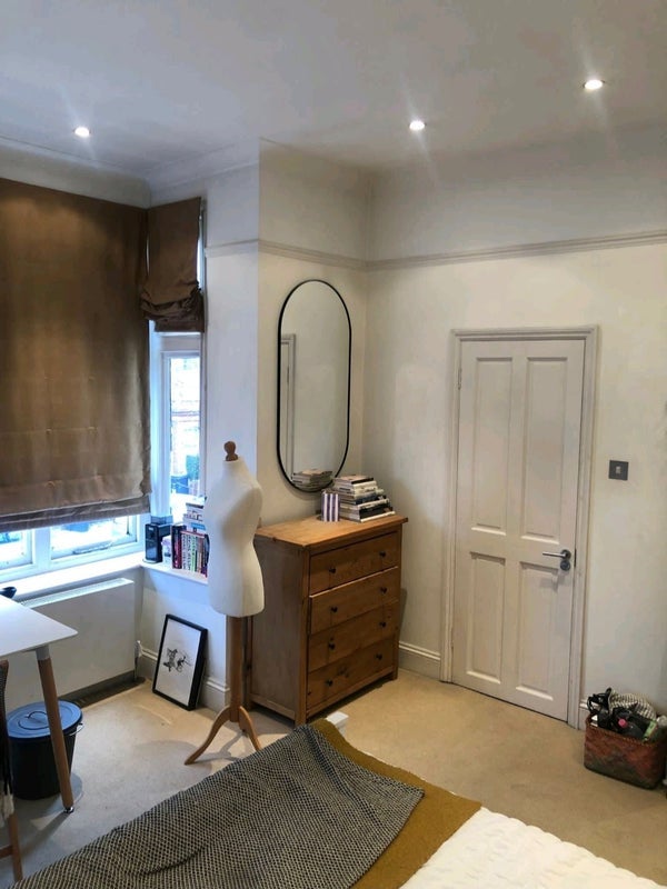 Room Cricklade Avenue in Greater London