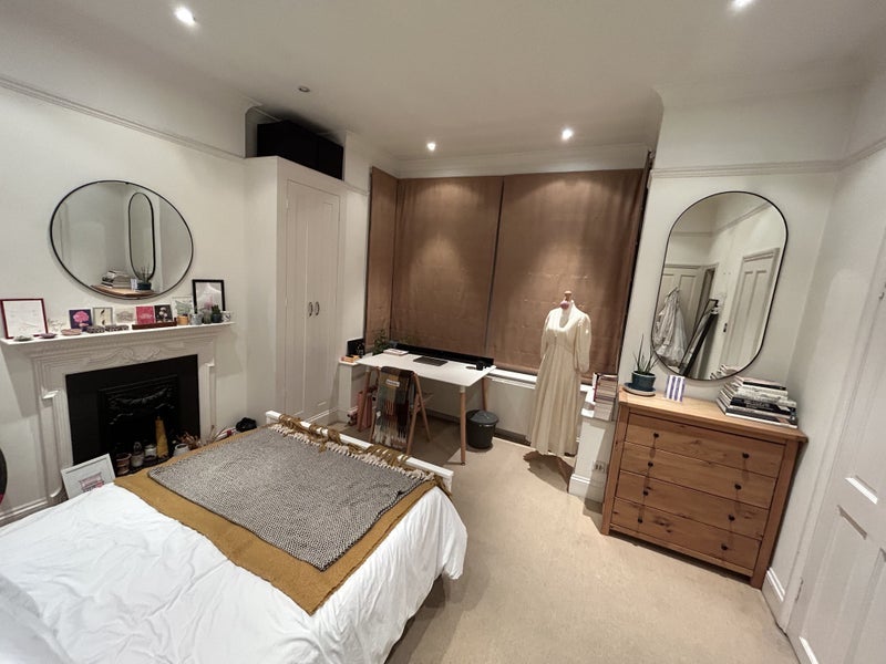 Room Cricklade Avenue in Greater London