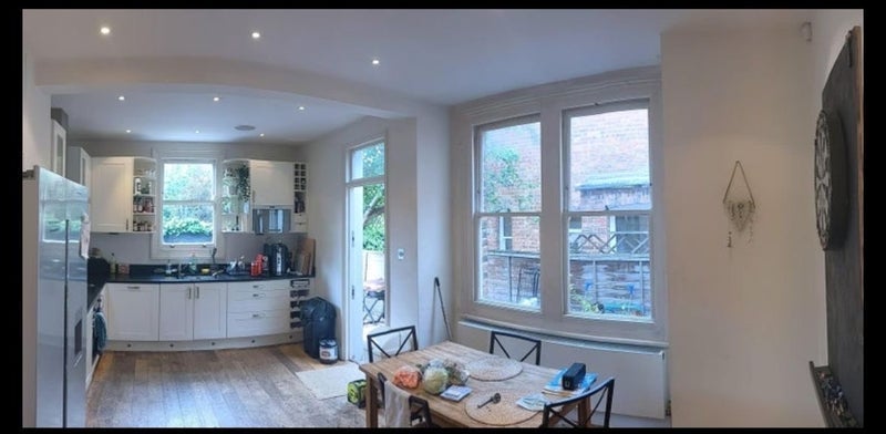 Room Cricklade Avenue in Greater London