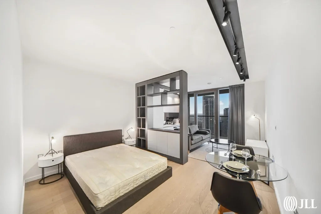 Flat Kildare Walk in Greater London